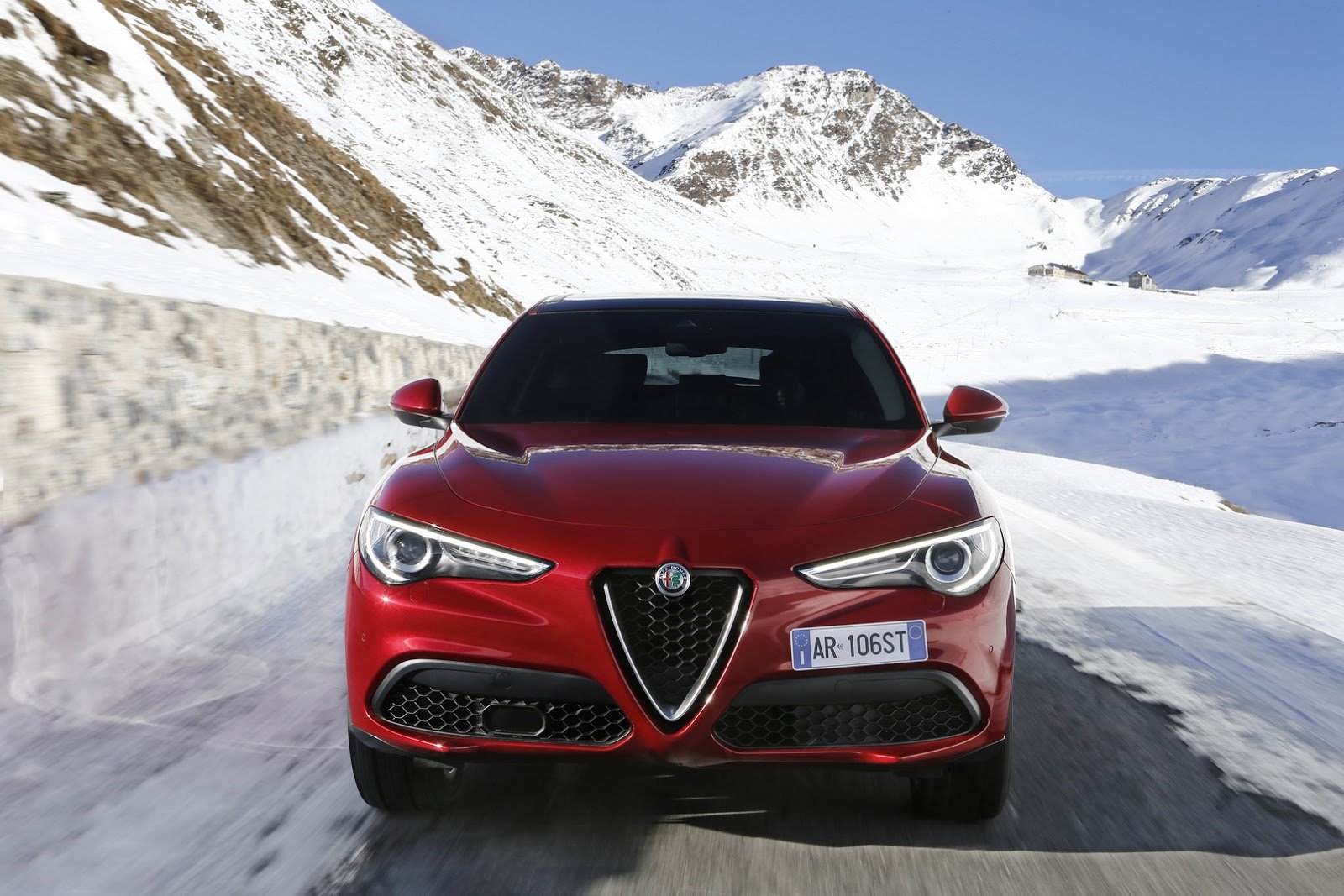 Nuovo Suv Alfa Romeo Stelvio 2017