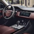 Immagine interni plancia e volante nuova Range Rover Evoque 2019