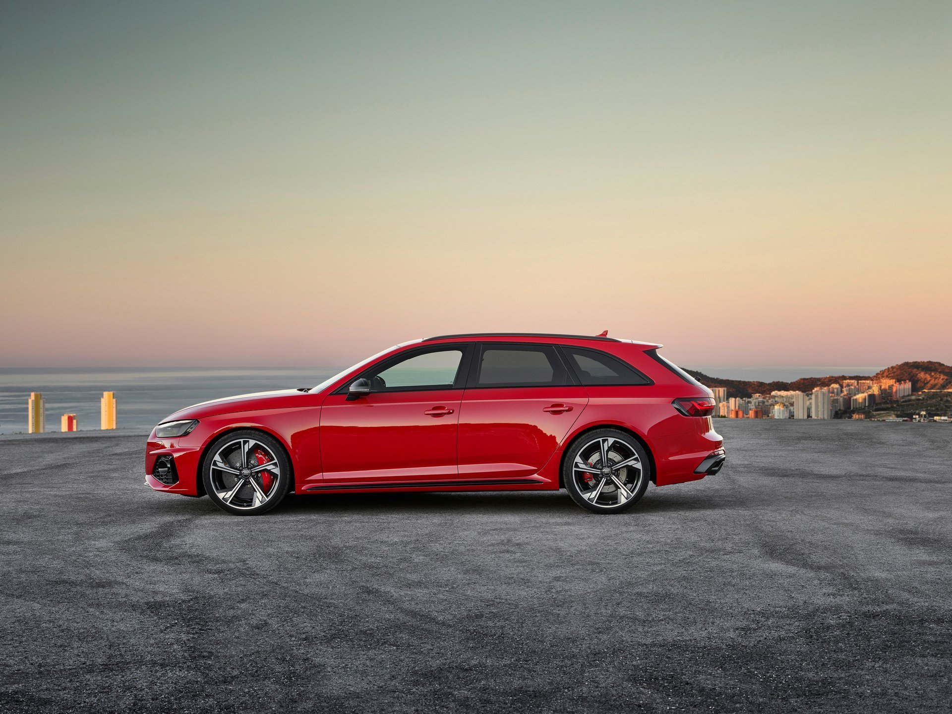 Immagine fiancata nuova Audi RS 4 Avant 2020