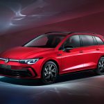 Immagine frontale e fiancata nuova VW Golf 8 SW Variant