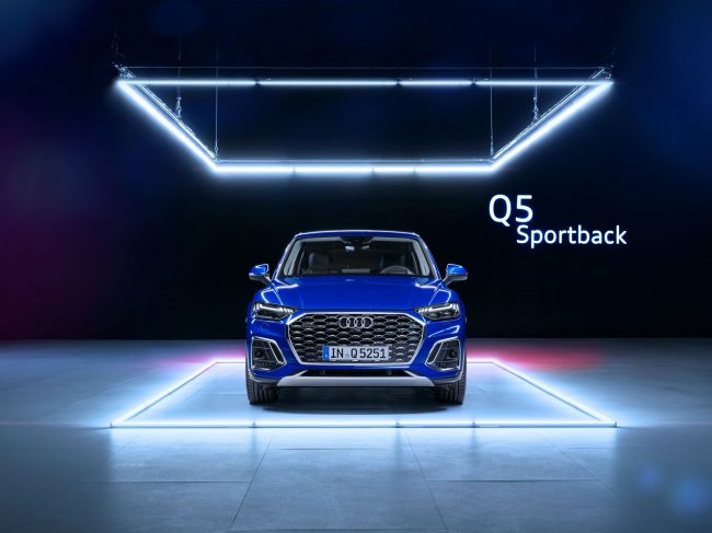 Immagine frontale nuova Audi Q5 Sportback 2021