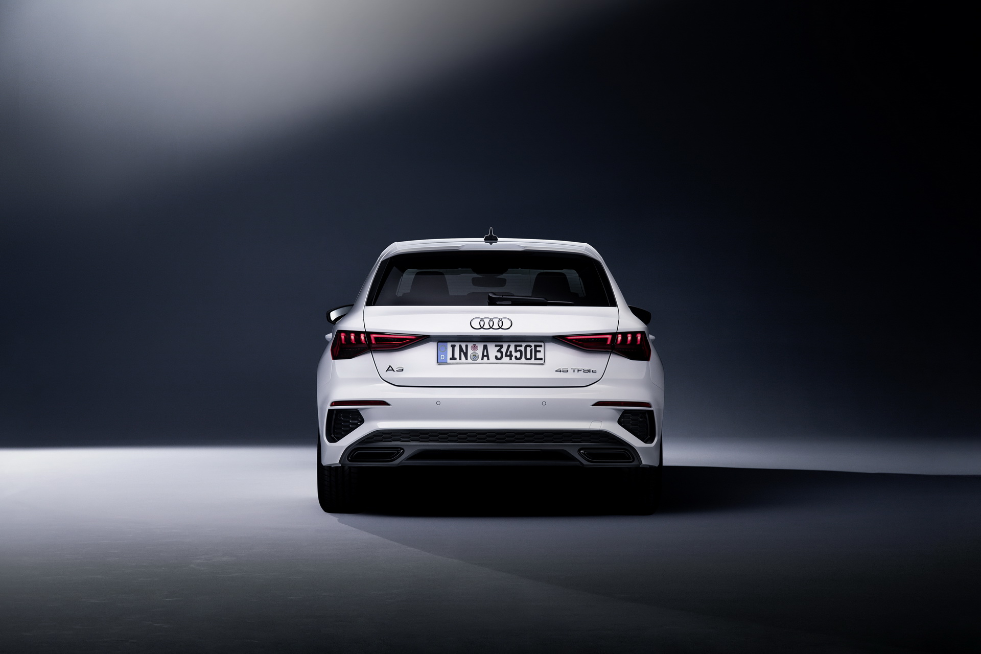 Immagine posteriore nuova Audi A3 Sportback 45 TFSI Ibrida plug in 2021