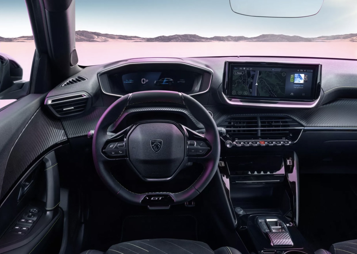 Interno nuova Peugeot 2008 GT