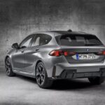 Immagine Fiancata e Posteriore nuova BMW Serie 1 2024