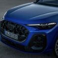 Dettaglio frontale nuovo Audi SQ5 2025