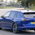 Foto posteriore nuova VW Golf R Wagon 2025