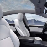 Foto interni nuova Tesla Model Y 2025