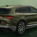 Foto posteriore e fiancata nuova Skoda Enyaq 2025