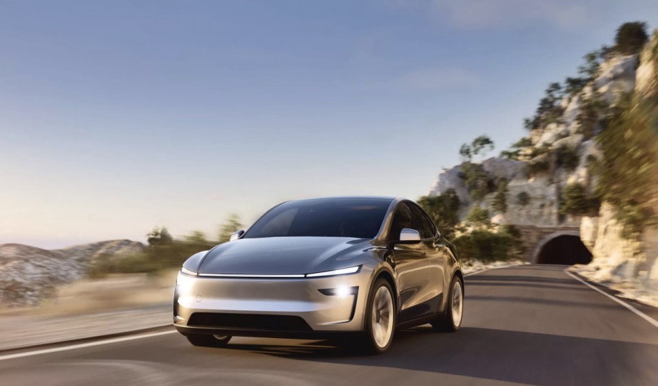 Restyling Tesla Model Y 2025