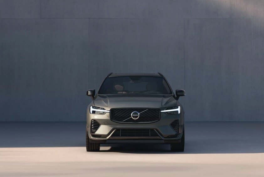 Frontale nuova Volvo XC60 MY2026