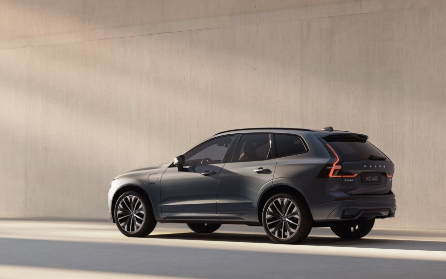 Immagine Fiancata nuova Volvo XC60 MY2026