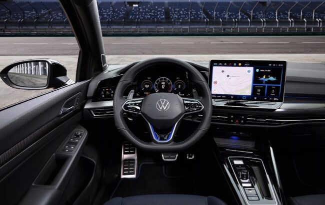 Interni nuova VW Golf R Black Edition 2025